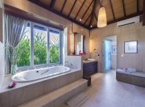 Villa The Luxe Bali, Regenwald-Suite-Badezimmer